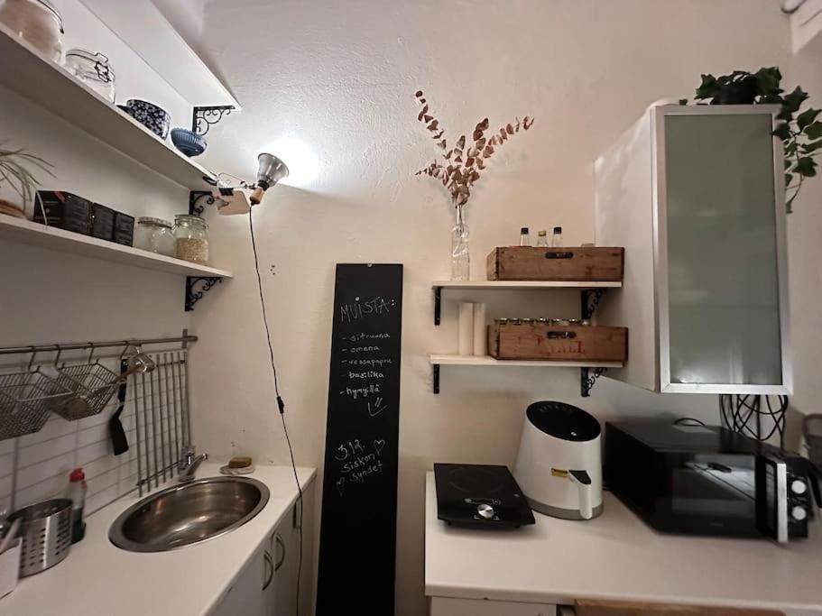 Uniikki, Kodikas Ja Supermukava Huoneisto Ydinkeskustassa! Apartamento Helsínquia Exterior foto